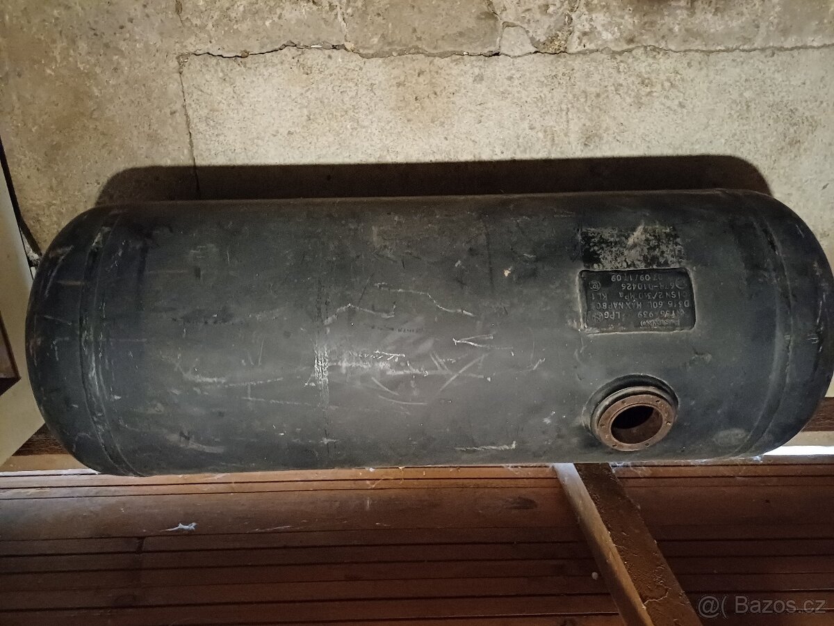 TLAKOVÁ NÁDOBA 80L