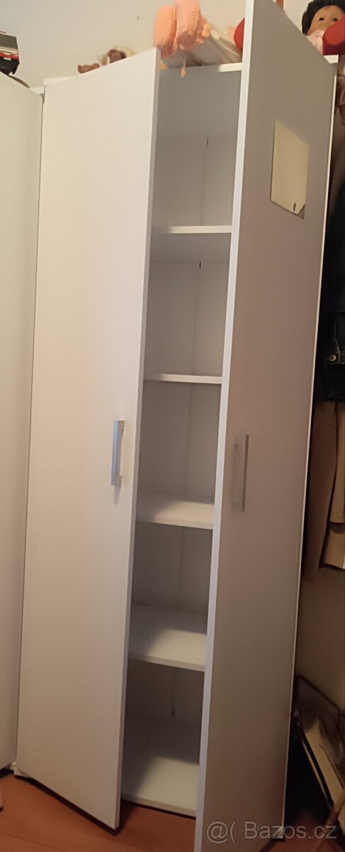 Šatní skříně