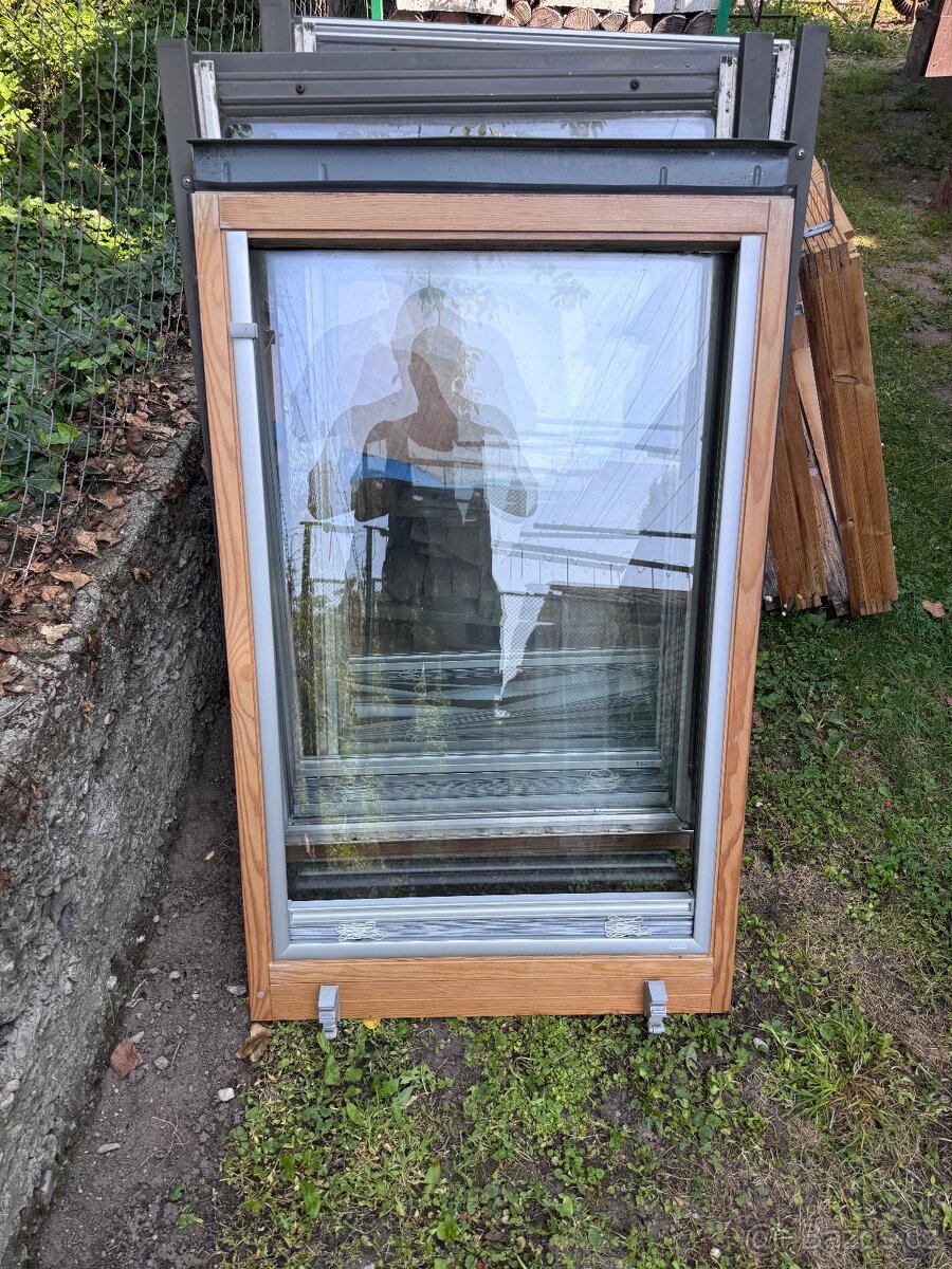 Střešní okna VeluxGLU MK06 78x118cm