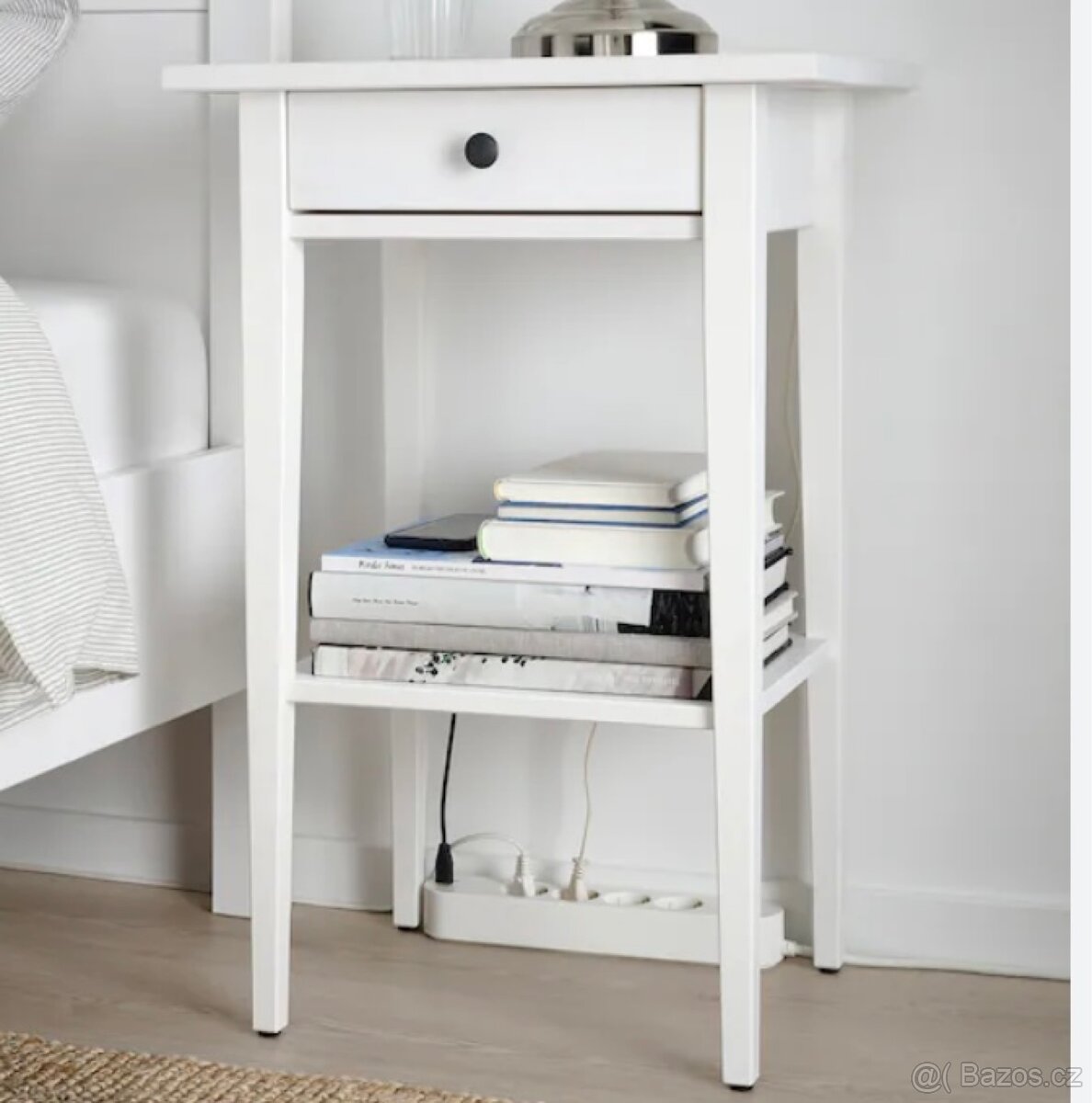 Noční stolek (Ikea)