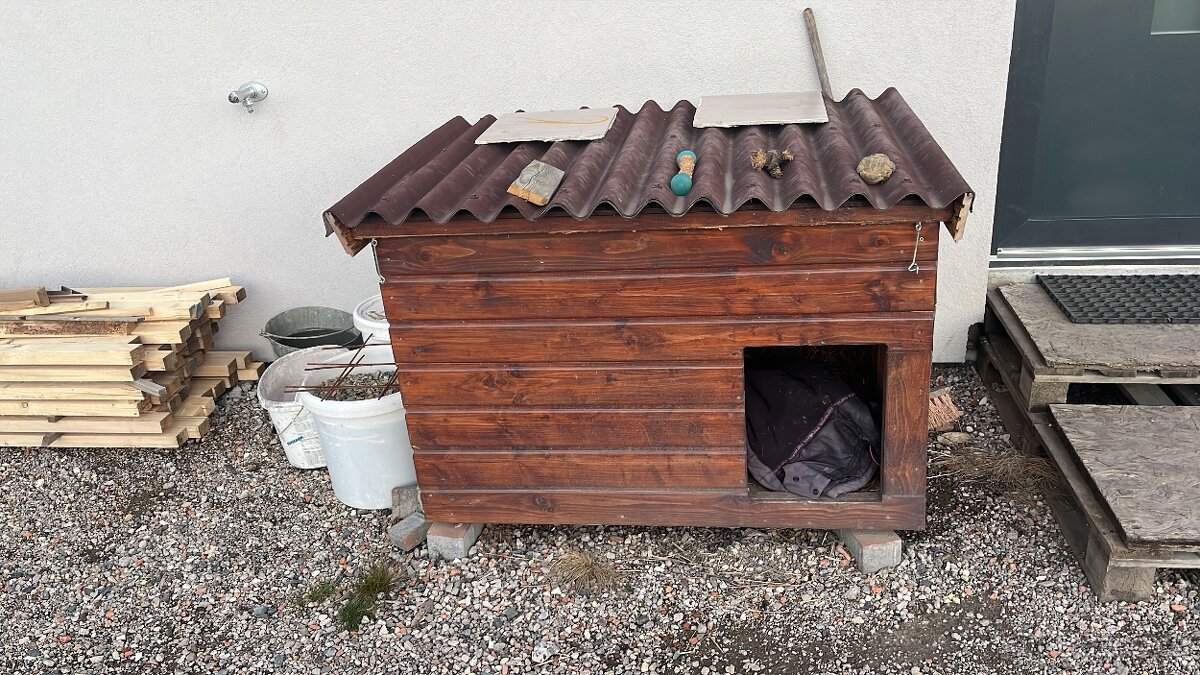 Prodám zateplenou psí boudu