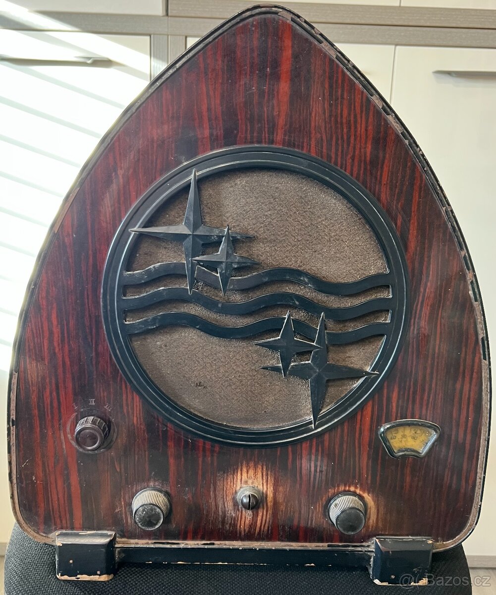 Radiopřijímač 930A - kaplička