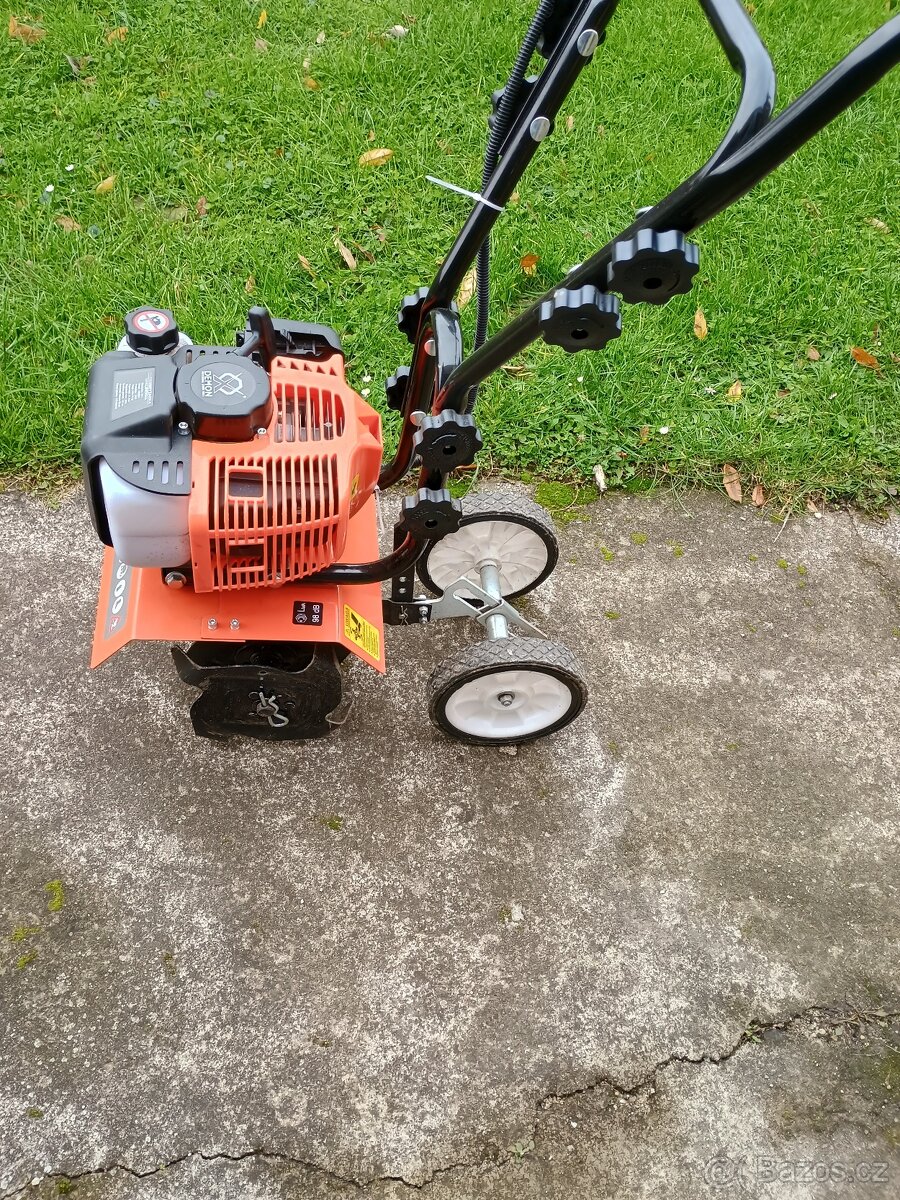 motorový kultivátor