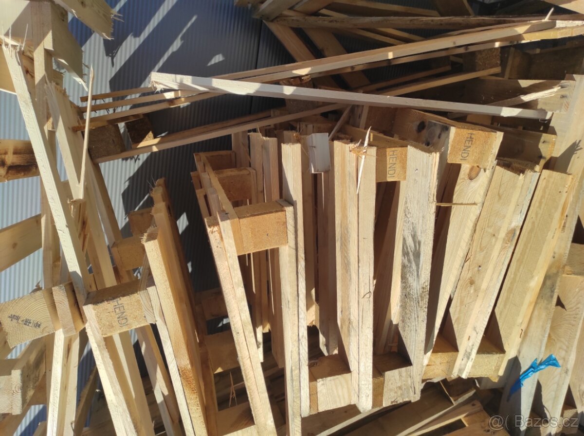 Smrkové dřevo z palet