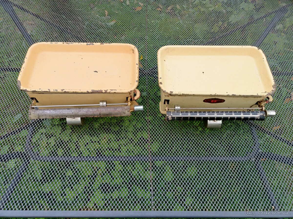 Staré kuchyňské váhy