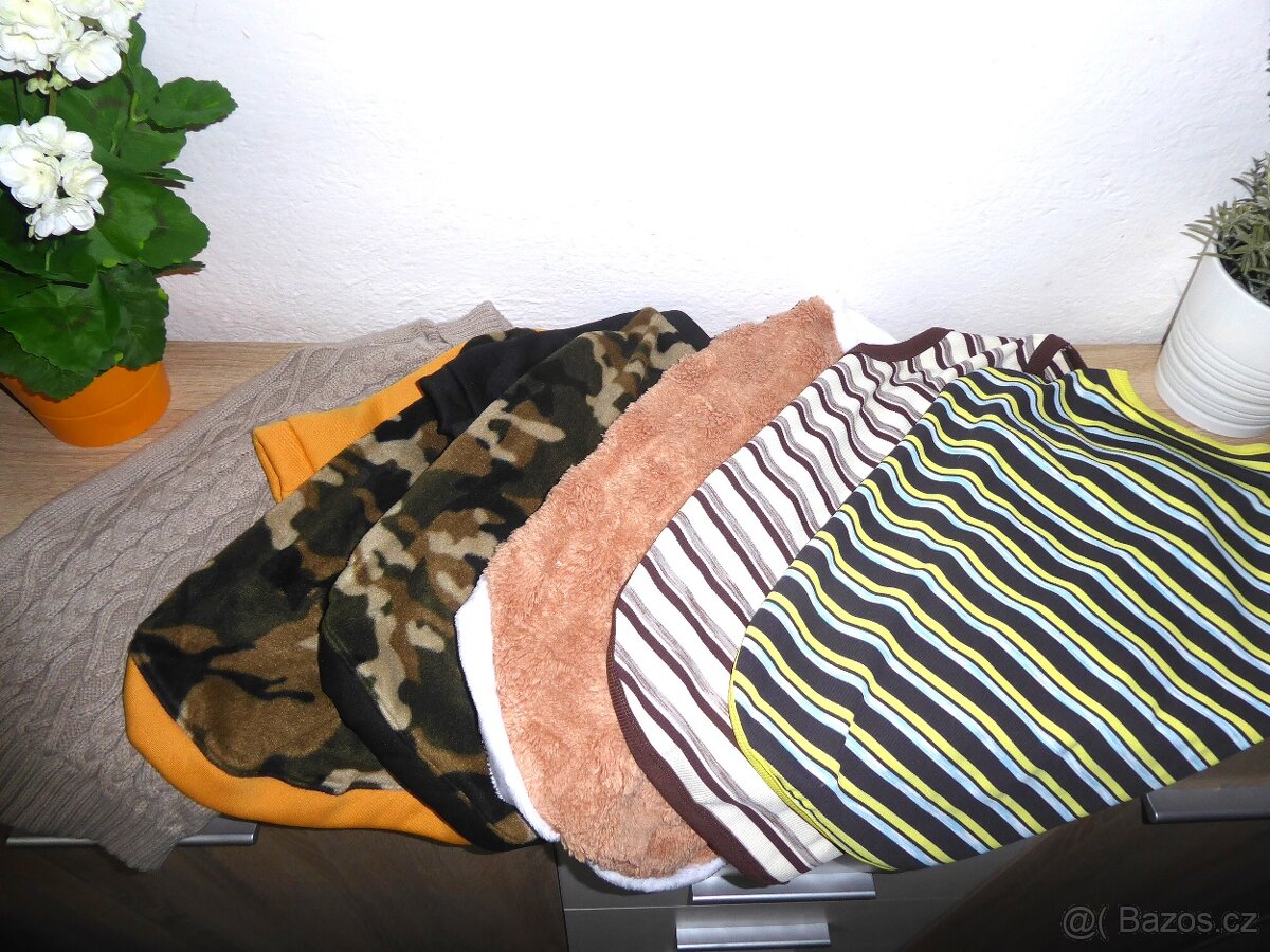 Oblečky : trička, teplá vesta, svetřík