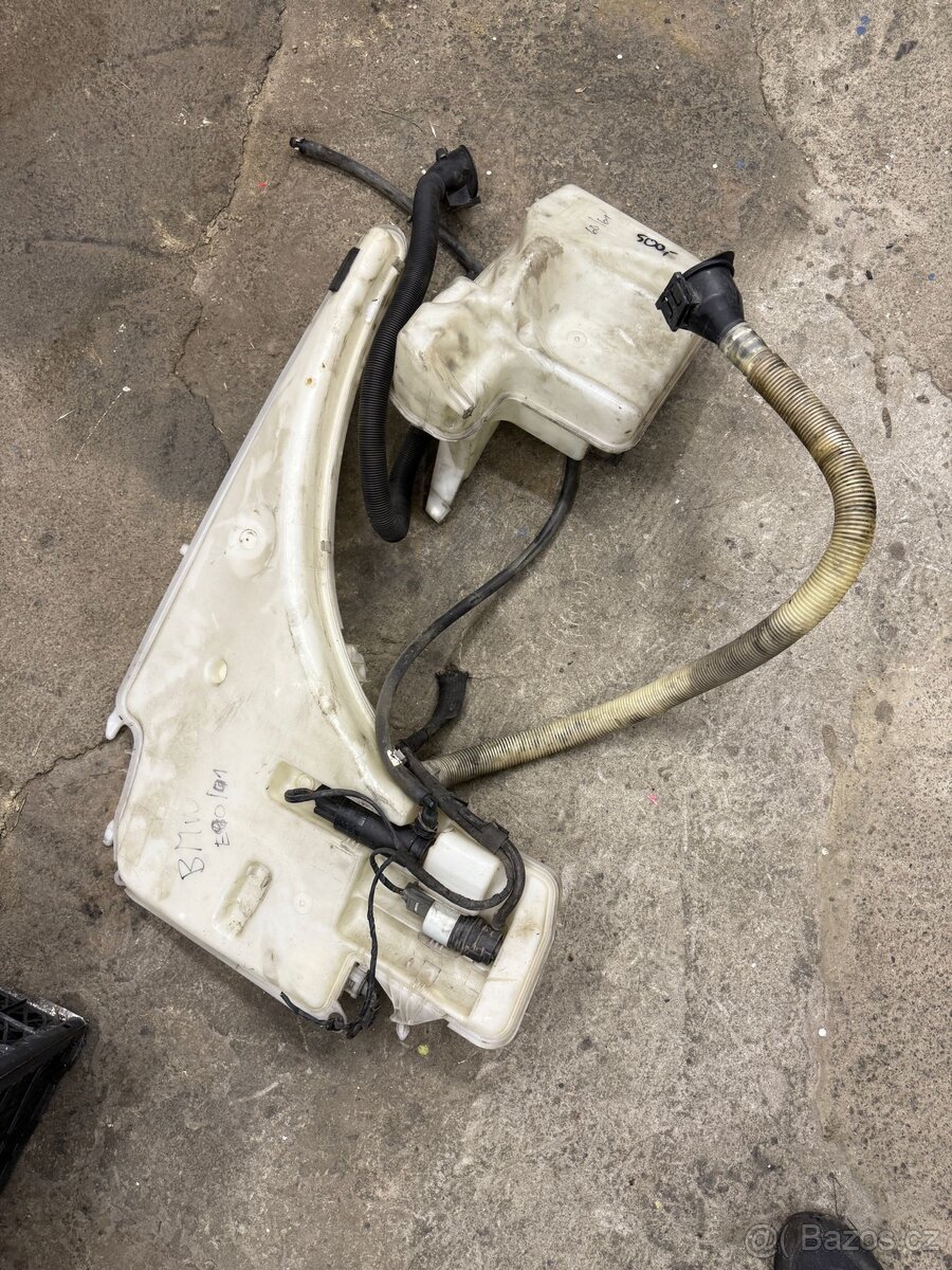 Nádobky ostřikovačů bmw e90,91,60,61