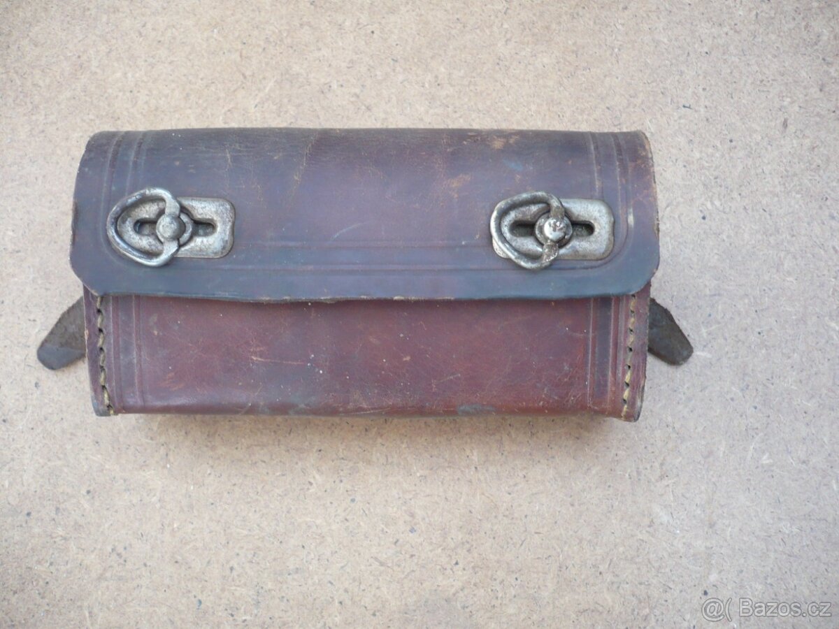 kožená brašnička na nářadí