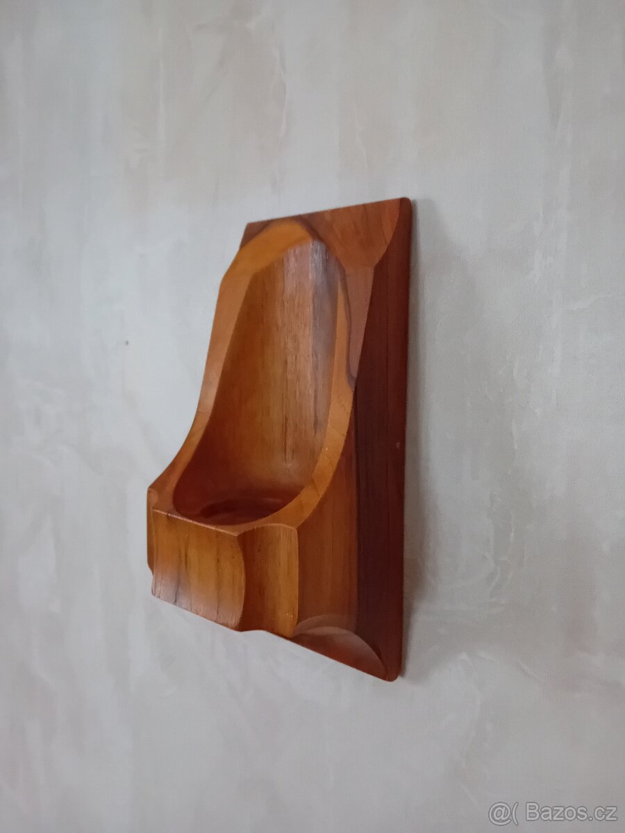 dřevěný portál na stěnu