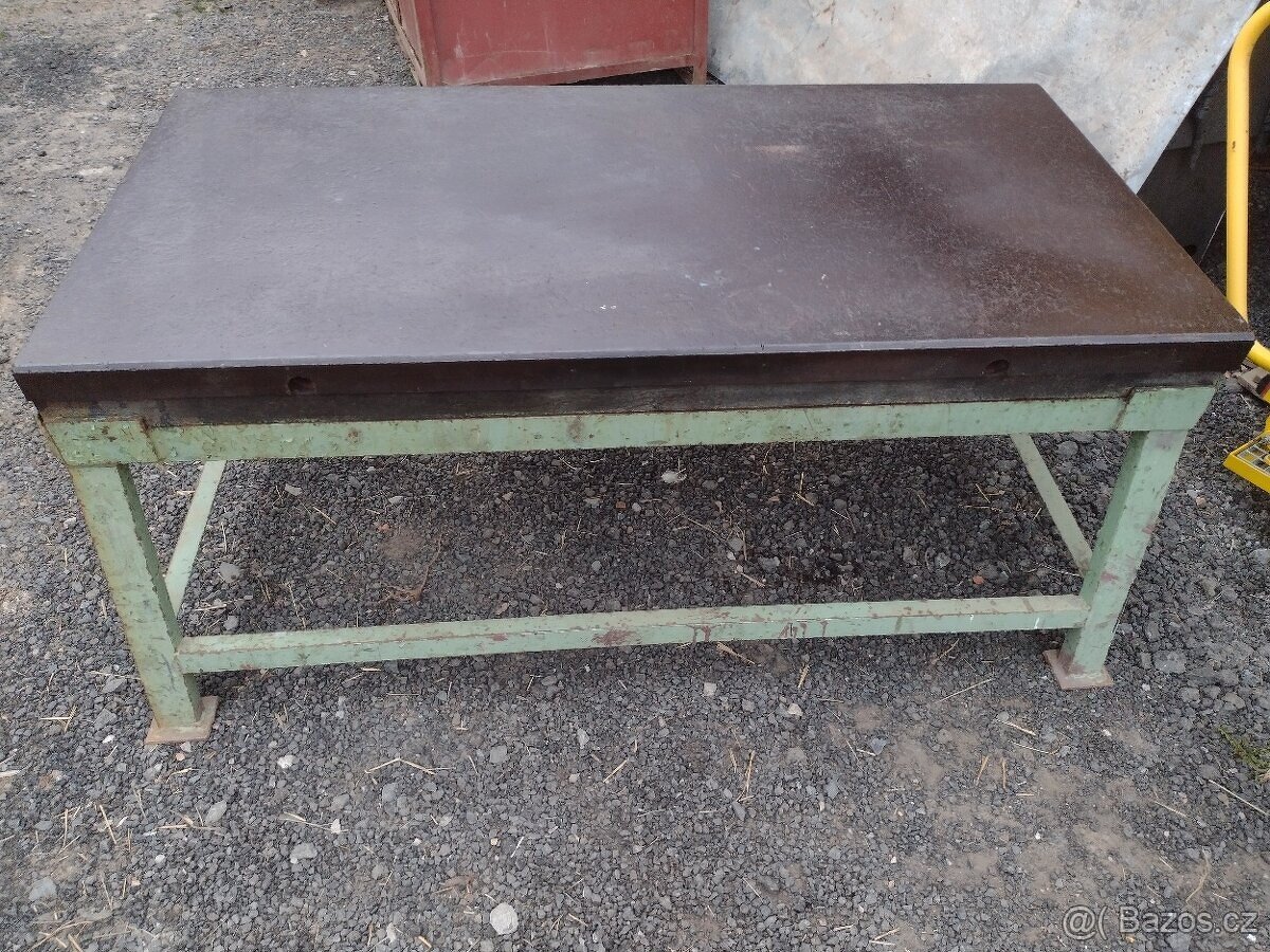 Rýsovací svářecí montážní litinový stůl 1000 x 2000 mm