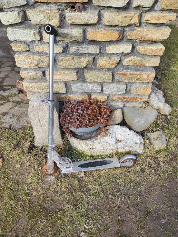 Koloběžka skládací a výškově stavitelná