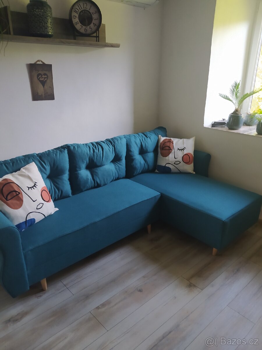 KRÁSNÁ ROHOVÁ ROZKLÁDACÍ POHOVKA