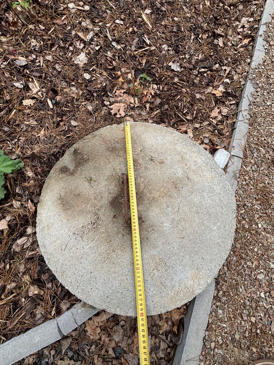 Kanalizační poklop 60 cm