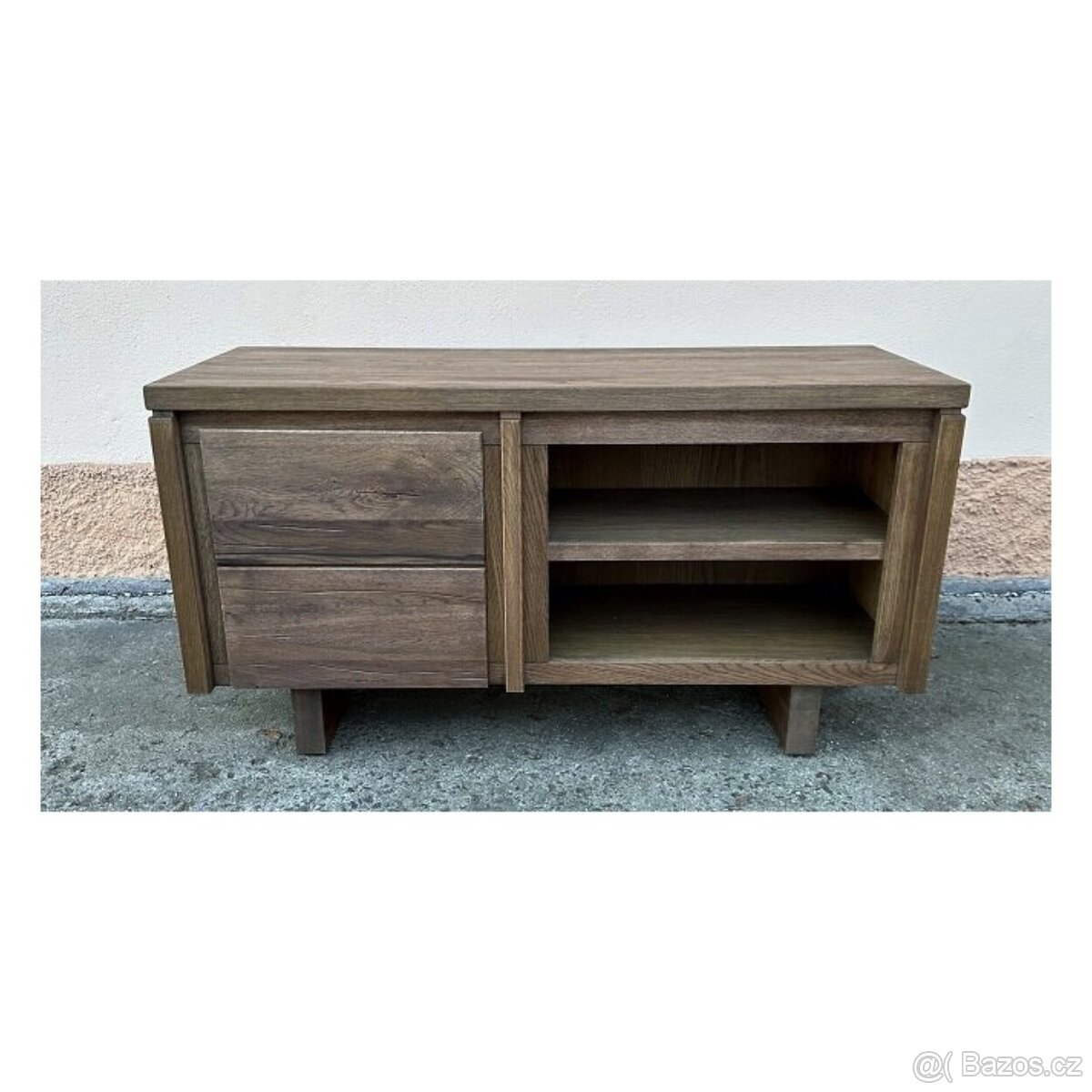Dřevěný masivní tv stolek - Master 120 cm