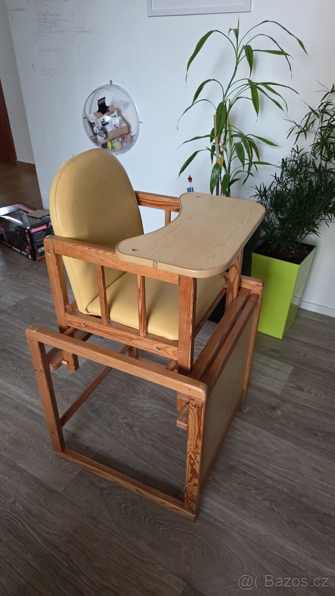 Židlička stolek