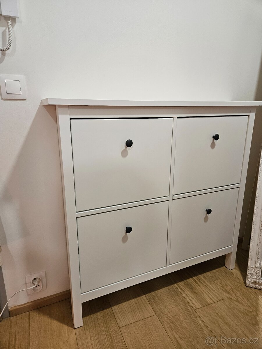 Botník IKEA Hemnes