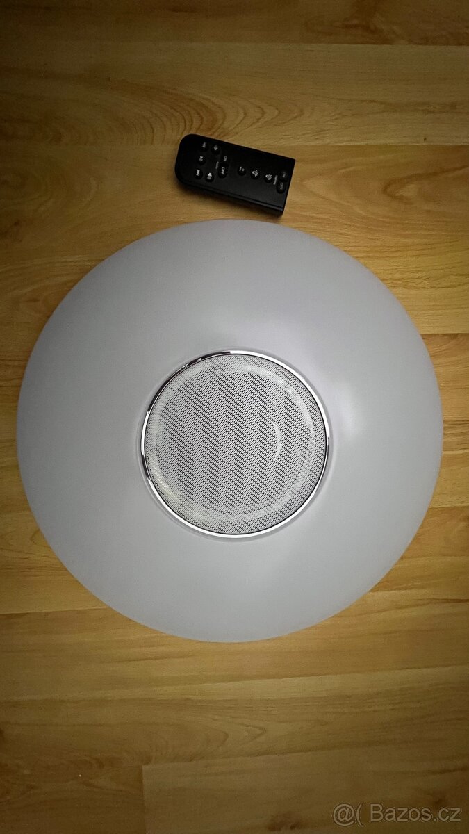 LED svítidlo s bluetooth reproduktorem a dálkovým ovladačem