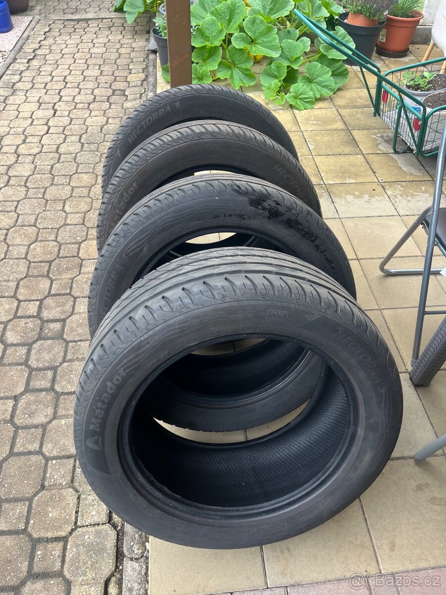 Dvourozměrné letní pneu 255/50 r19 285/45 r19