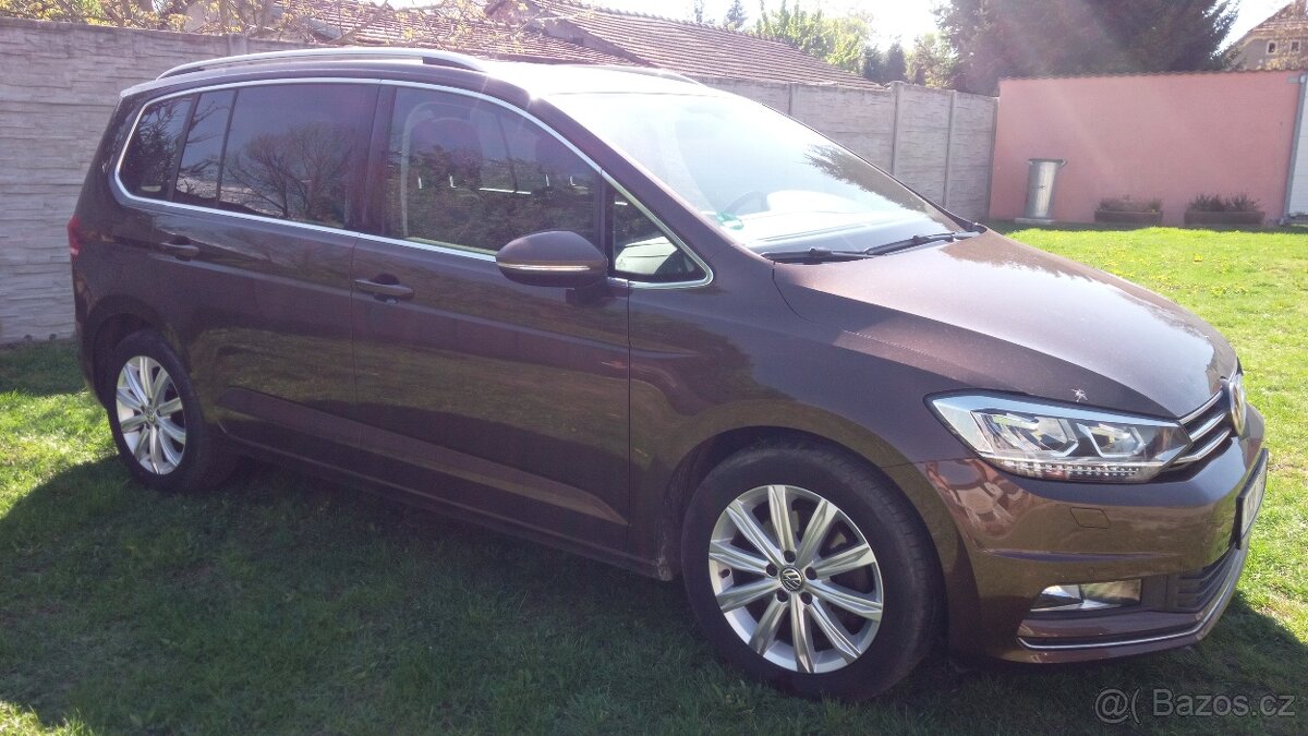 VW Touran 2.0 Tdi-110kw,Highline,Webasto,Led svetla,málo km