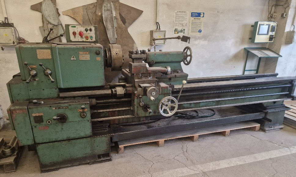 Hrotový soustruh SN 71B/2000