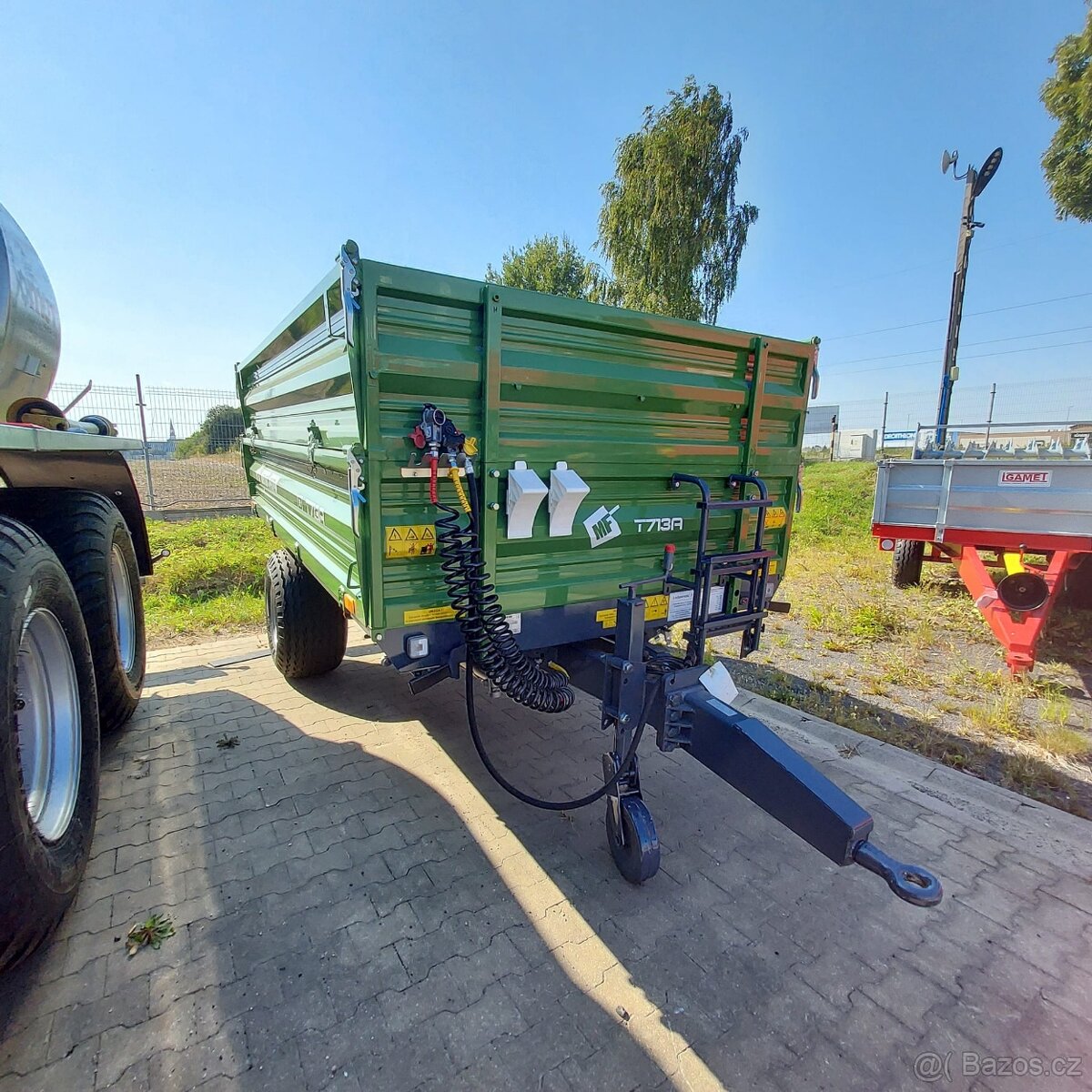 Prodej skladu Jednonápravový přívěs T713A 5t