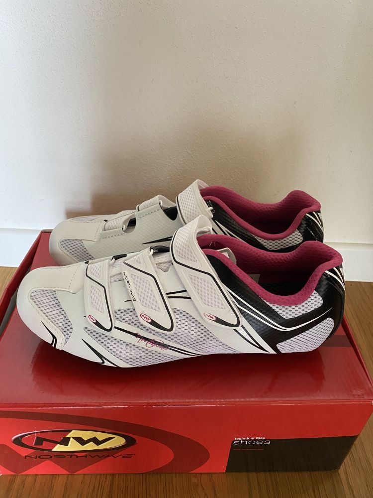 NOVÉ dámské silniční tretry Northwave vel.36 a 41