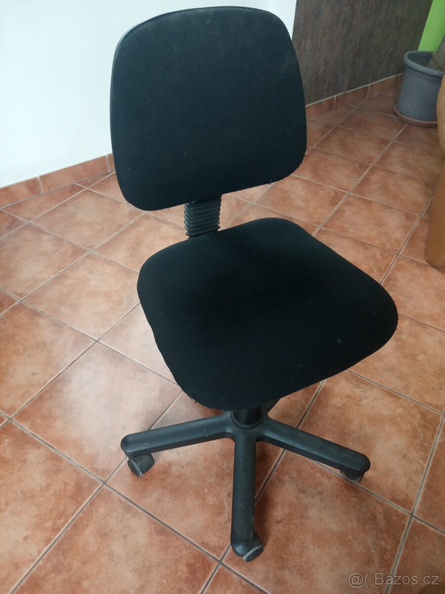 Kancelářská židle k PC, počítači, studentská