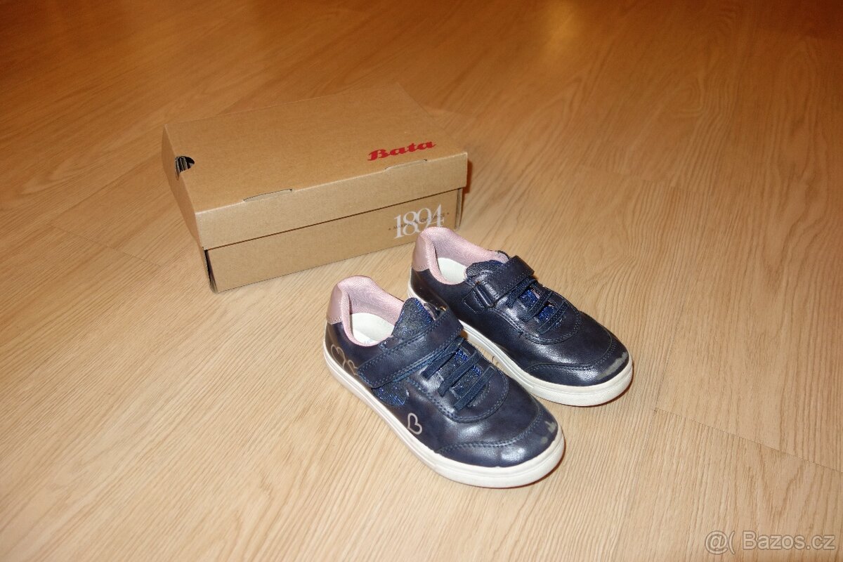Baťa dívčí celoroční boty v. 30