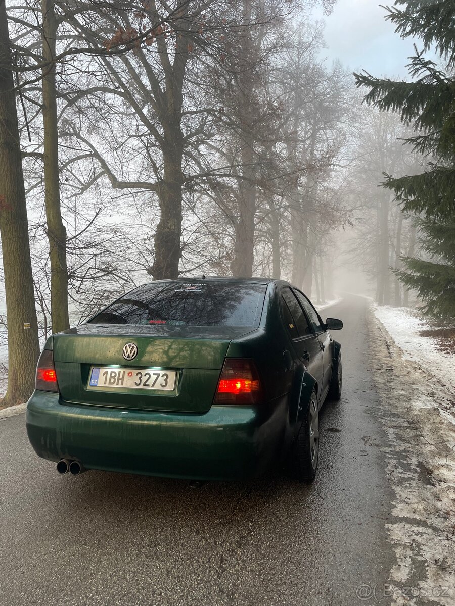 Wv Bora 2.3 vr5 110kw manuál