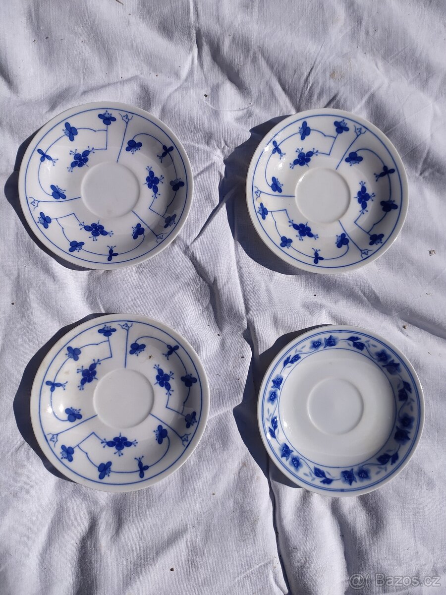 porcelánové podšálky modrý vzor kytky - China