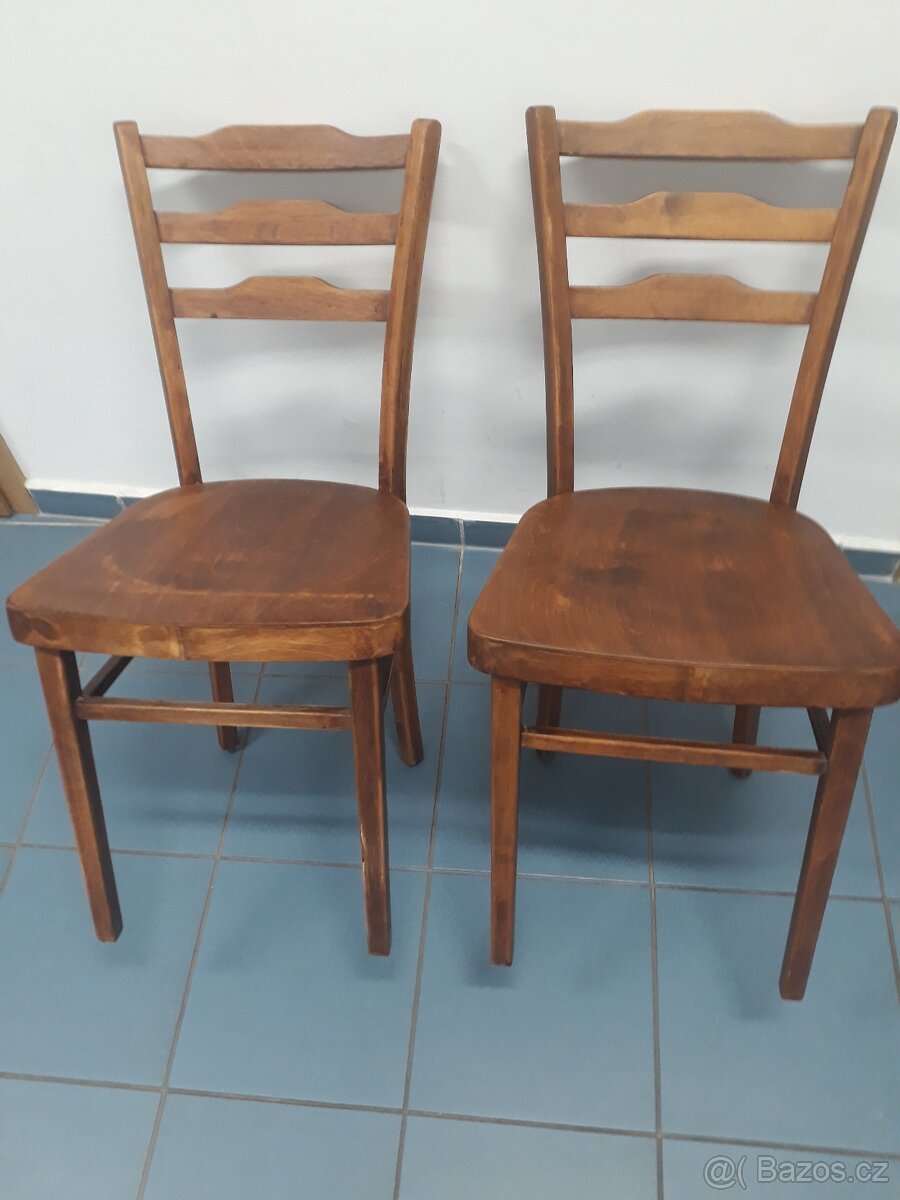 prodám stolek Halabala a židle