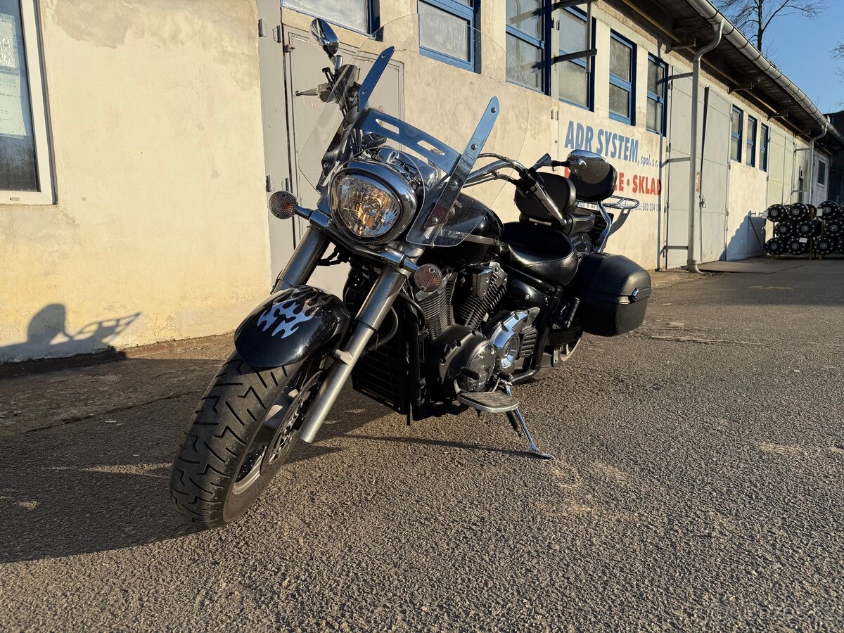 Yamaha XVS 1300A Midnight star
