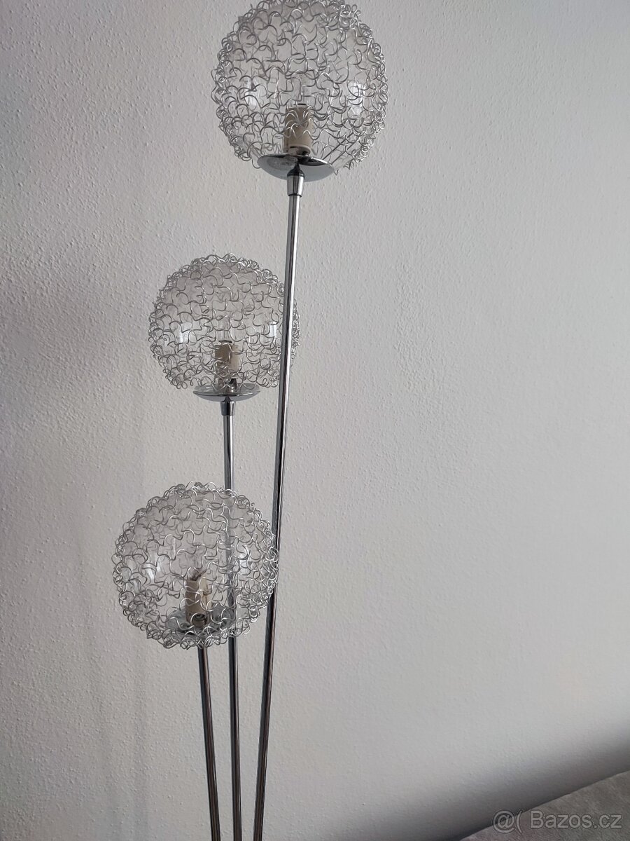 Stojací lampa