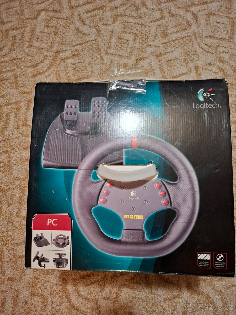 Herni volant Logitech