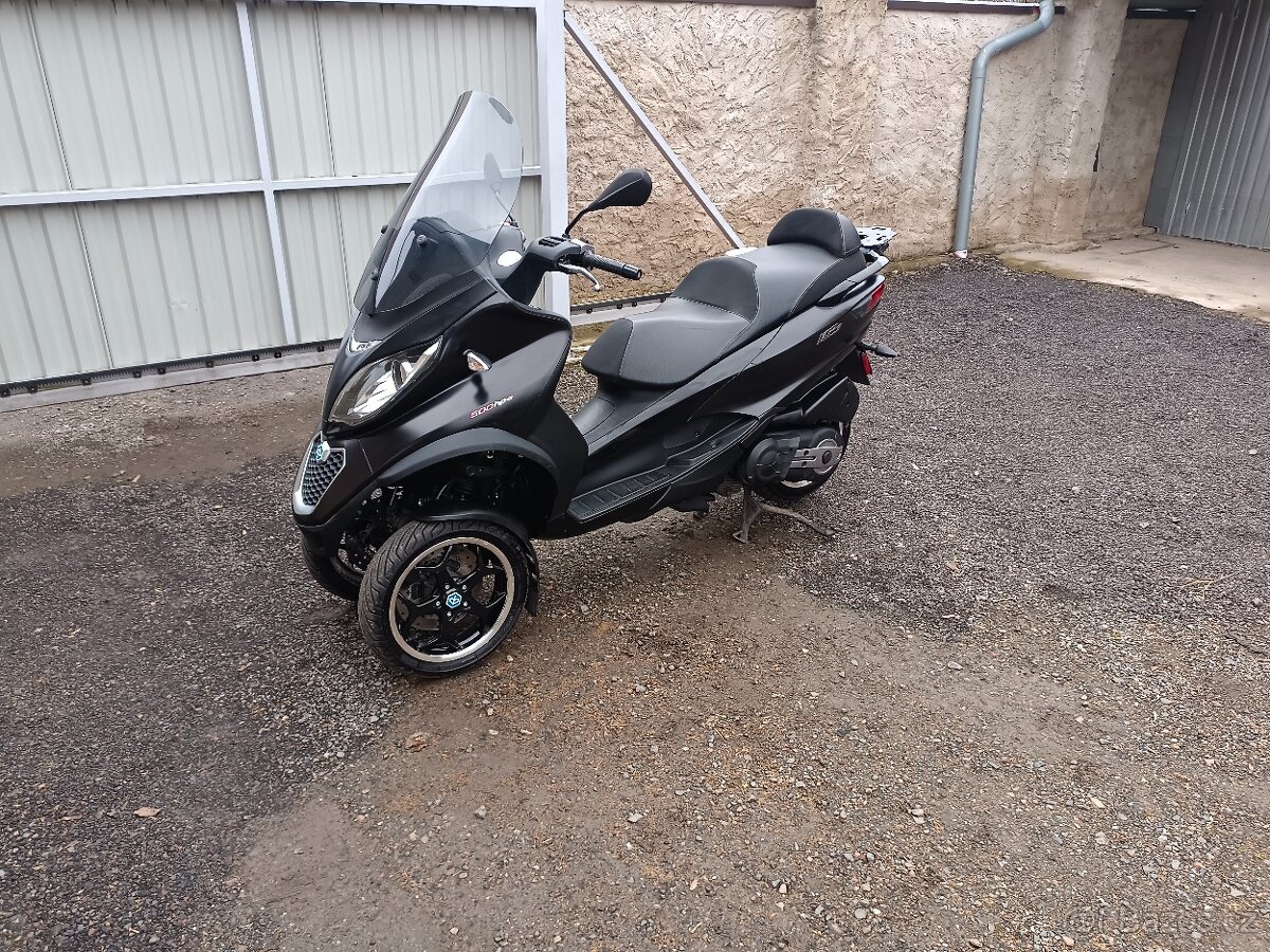 Piaggio mp3 500 LT HPE rv 2016 ABS ASR Kufr Doklady v ceně