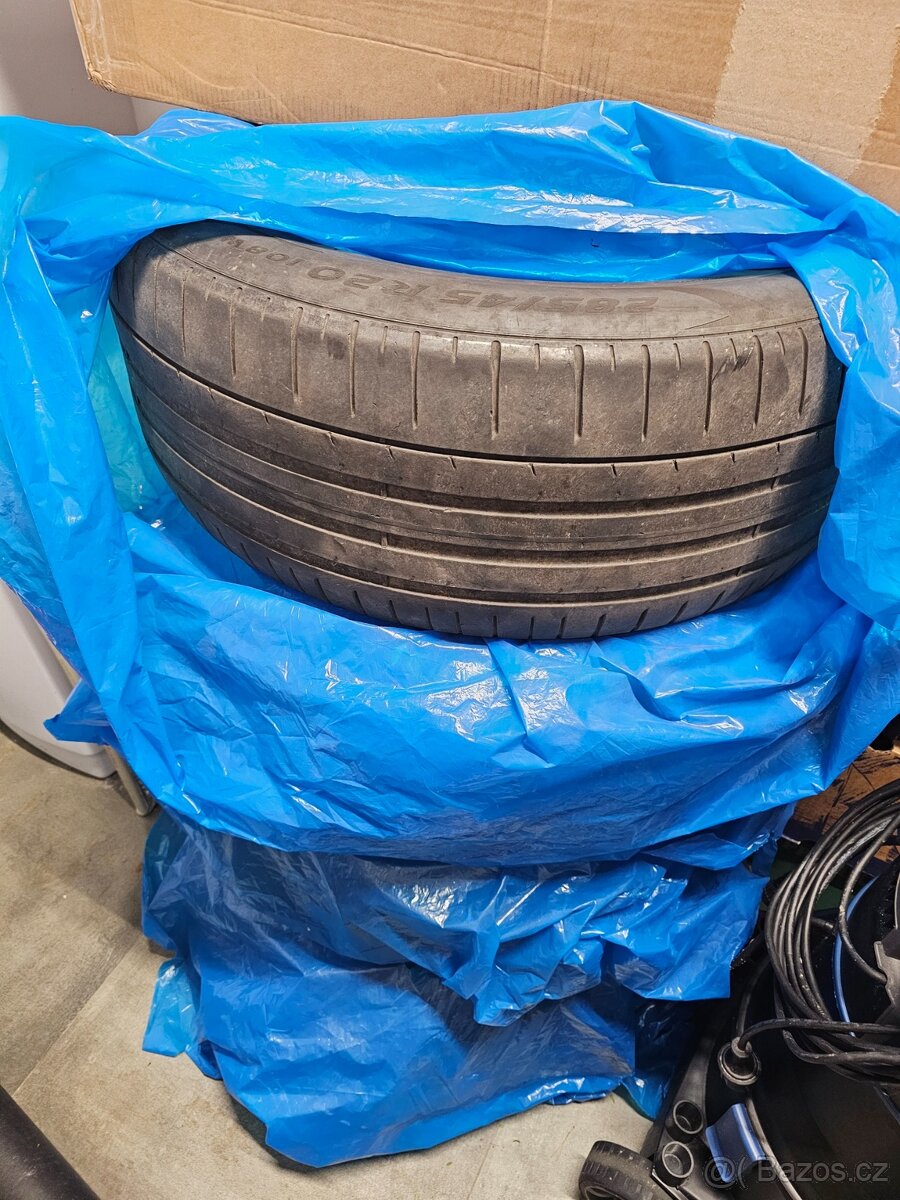 Pirelli P Zero 285/45 R20