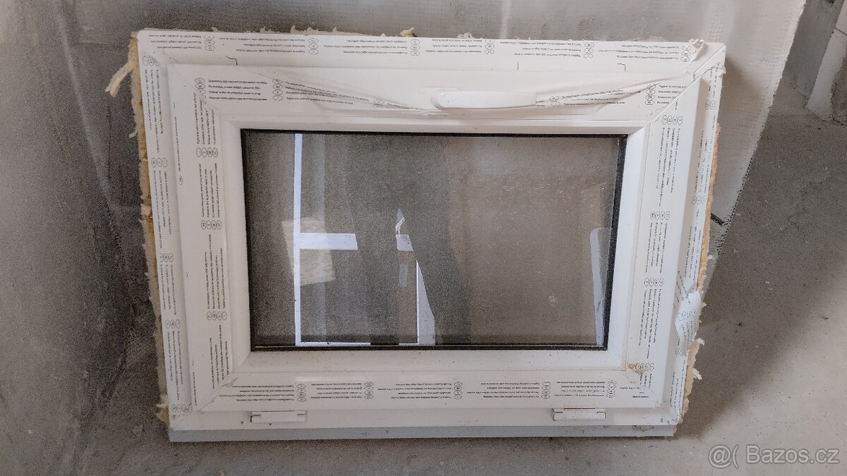 Plastové okno bílé 750x550