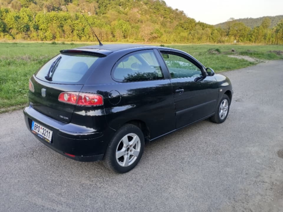 Seat Ibiza plně pojízdná funkční klima plně pojízdná