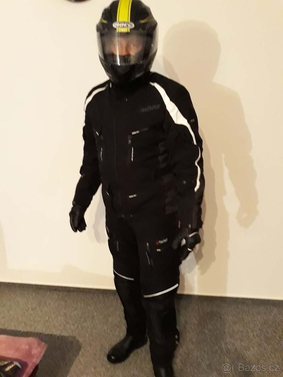 Prodám kompletní moto oblečení