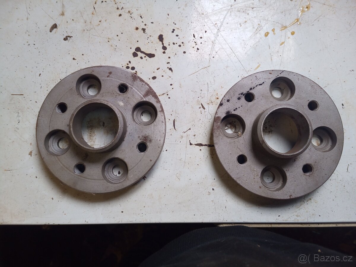 2ks distanční podložky 20mm rozteč 4x100, 1000kc obě