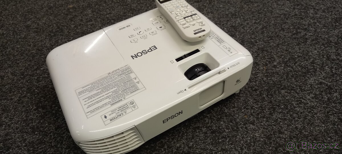 Projektor Epson EB-W06