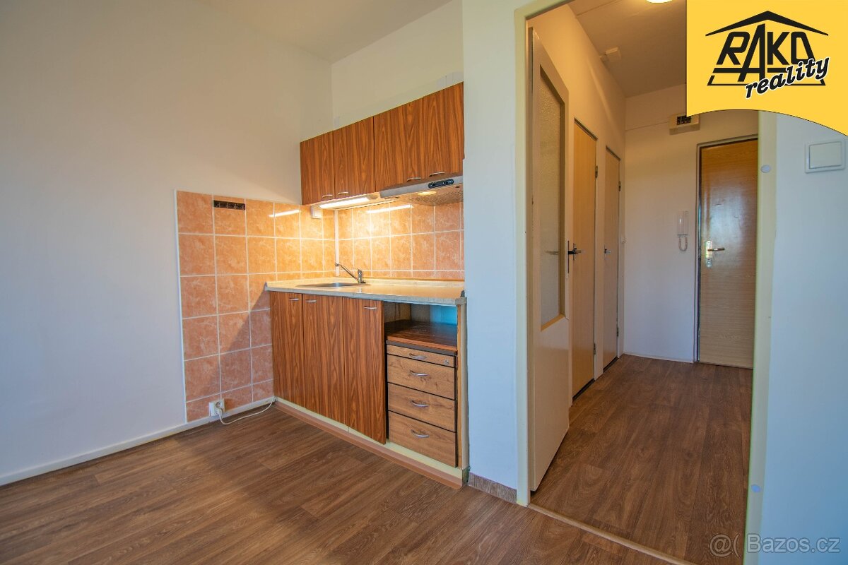 Pronájem bytu 1+kk 30 m² - Trutnov, Kryblice