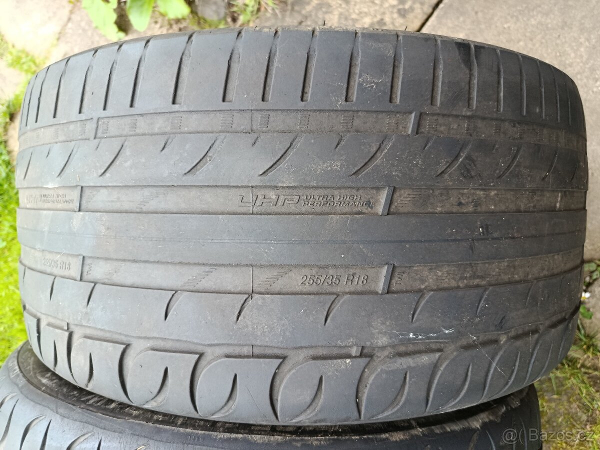 Pneu 255/35 ZR18 94W