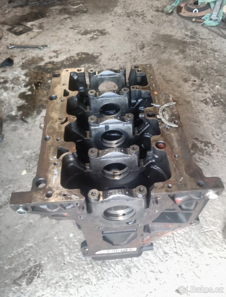 Blok motoru Octavia 2 CFH