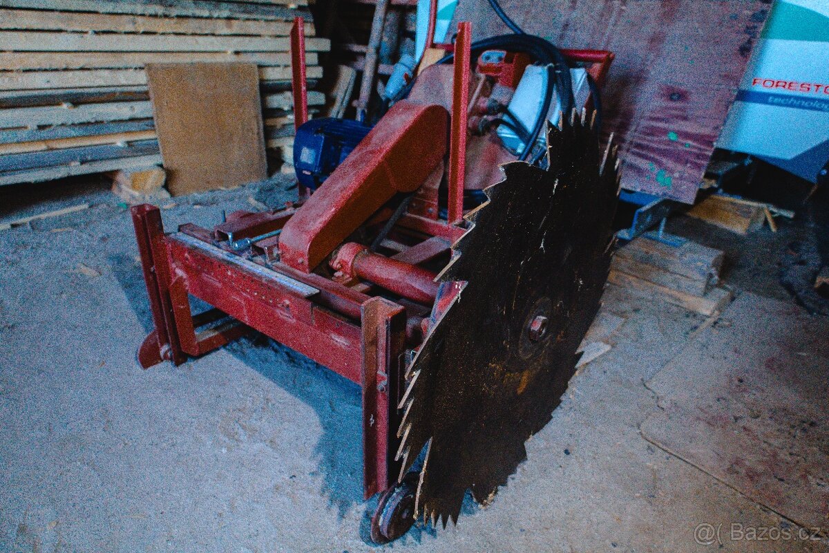 Prodám PILU na dřevo, nebo části (MOTOR 7.5 kw atd) + koleje