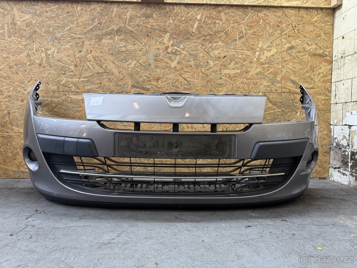 Predni naraznik Renault Megane 2010