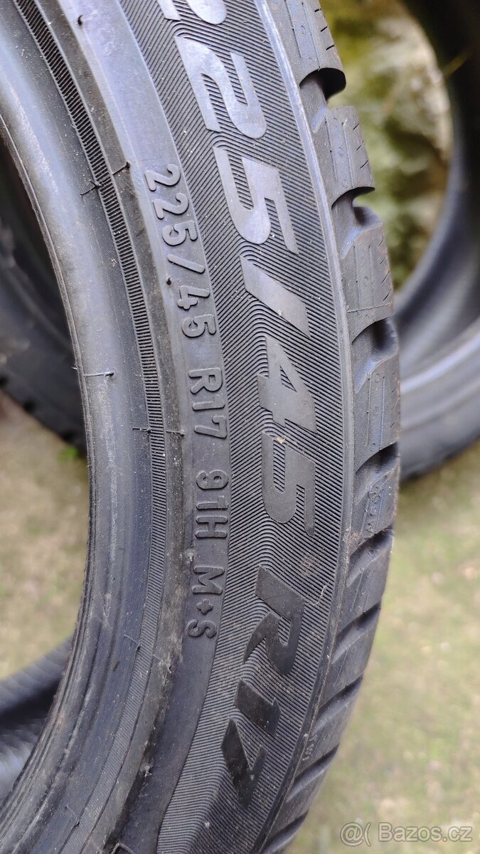 Pneu Pirelli Sotozero 225 45 R17