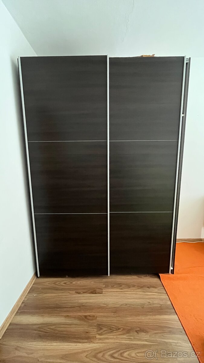 Šatní skříň