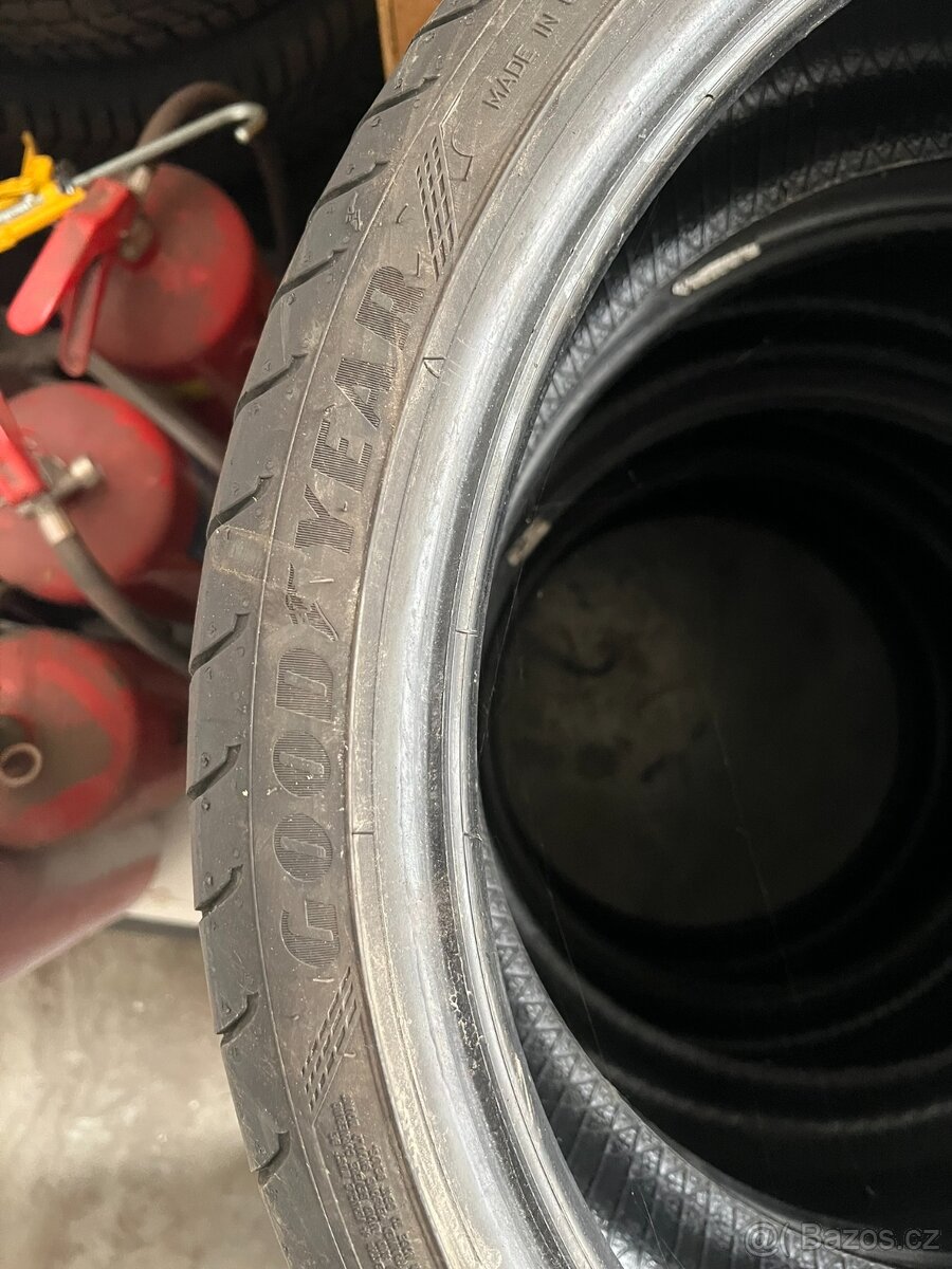 Good Year 245/35R20