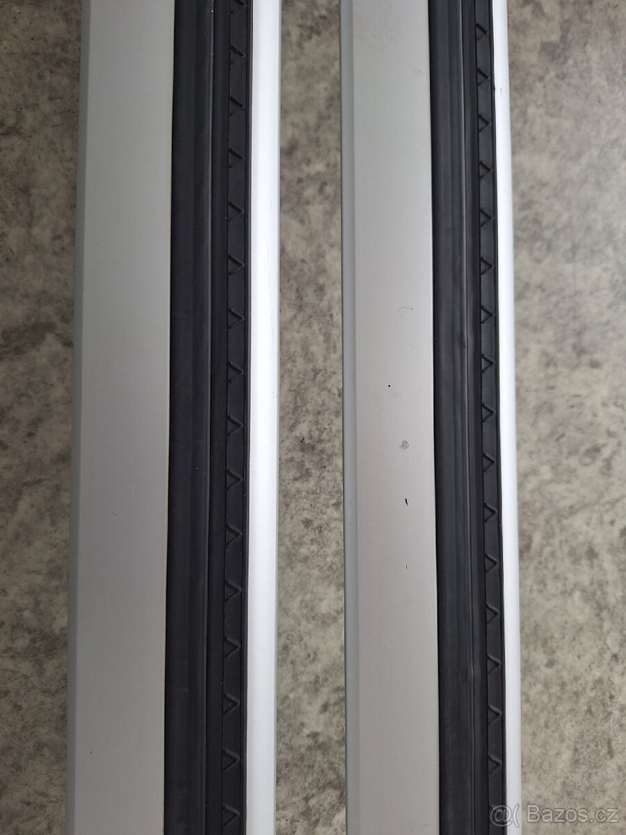 Prodám střešní nosiče Thule WingBar Evo 128cm